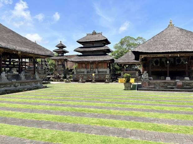 Индонезия вводит новые правила для туристов: россияне должны подтвердить финансовую состоятельность