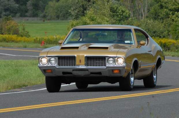 Полуспортивные авто 60-х отличались редкой элегантностью Полуспортивные авто 60-х отличались редкой элегантностью