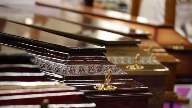 В похоронном бюро перепутали тела и выдали семье не их родственника