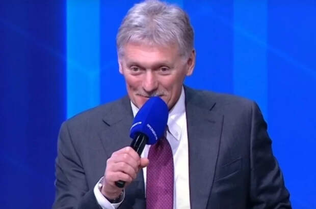 Песков рассмеялся в ответ на вопрос о перестановках в правительстве