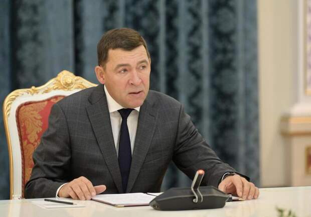 Губернатор Свердловской области поздравил медицинских работников с профессиональным праздником
