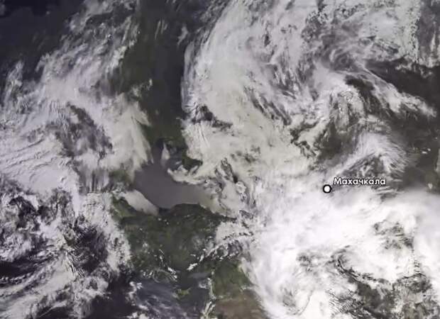 Роскосмос показал спутниковые кадры наводнения в Дагестане