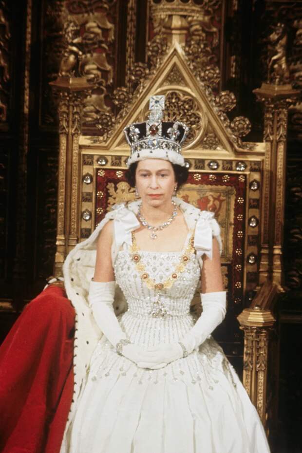 Драгоценные короны Великобритании: малоизвестные факты и неожиданные истории