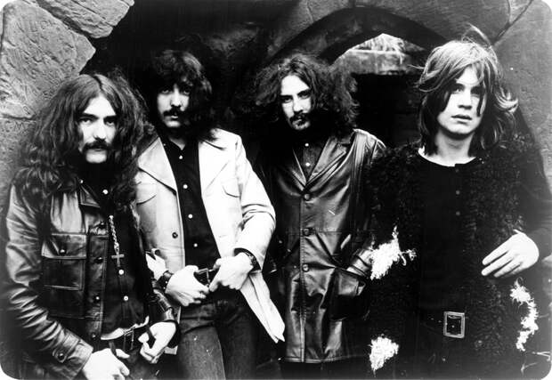 File:Black Sabbath (1970).png