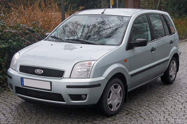 Хэтчбек Ford Fusion выпускался в Германии (2002-2012 гг.).