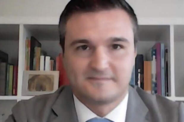 Политик Мема: Зеленскому следует посетить Москву для диалога по Украине