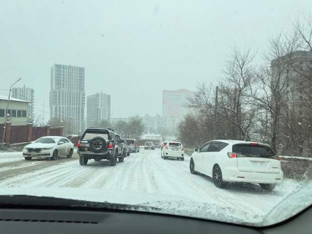 Приморье готовится к снежным выходным и ледяному Дню защитника Отечества