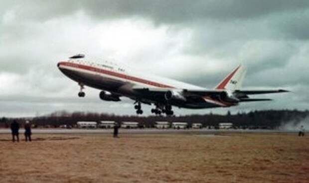Первый полет Boeing 747-100