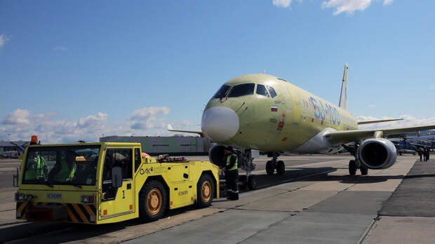 Импортозамещенные SJ-100 и Ил-114-300 представили за рубежом