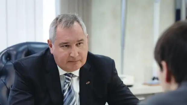 Рогозин оценил возможность участия России в проекте окололунной станции