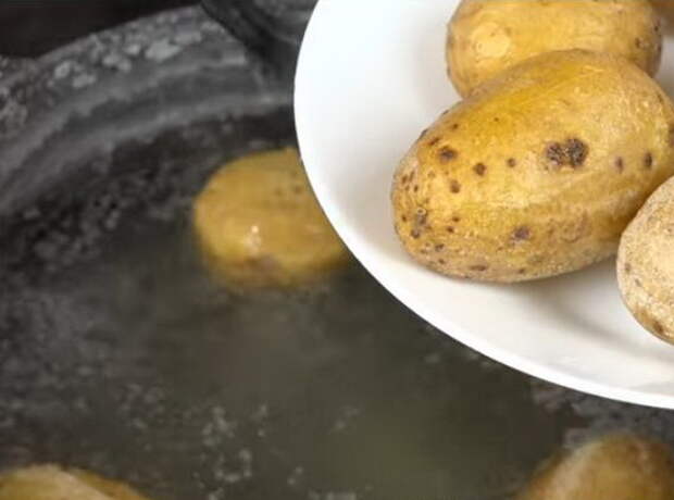 Очень вкусный вареный картофель. Очень вкусный вареный картофель.