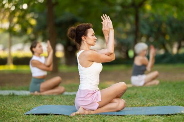 5 Health benefits of yoga for women over 50