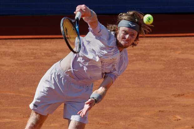 Теннисист Рублёв проиграл в финале турнира ATP-500 в Барселоне