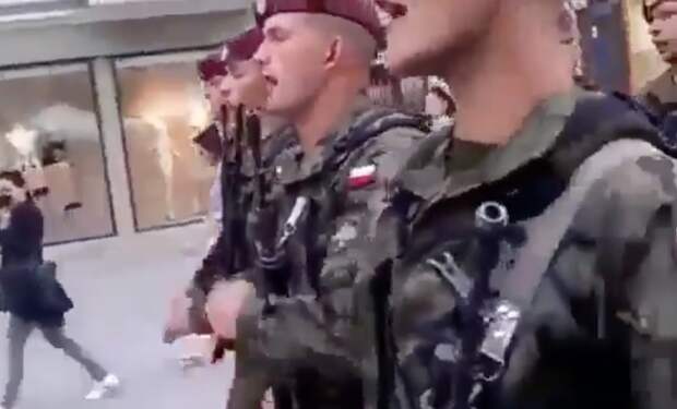 Польские солдаты спели строевую песню про завоевание Львова Польские солдаты спели строевую песню про завоевание Львова