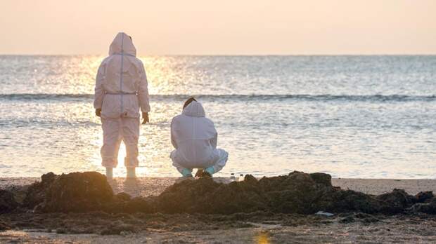 Пятно нефтепродуктов обнаружили у берегов Анапы в Чёрном море