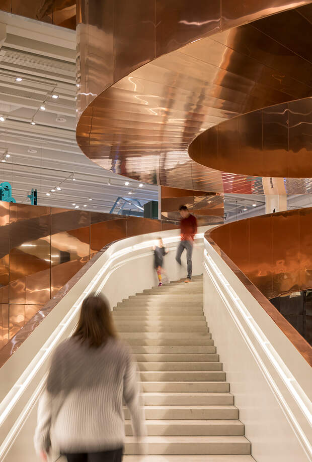 Научный центр с 10-тонной лестницей из меди в Копенгагене 