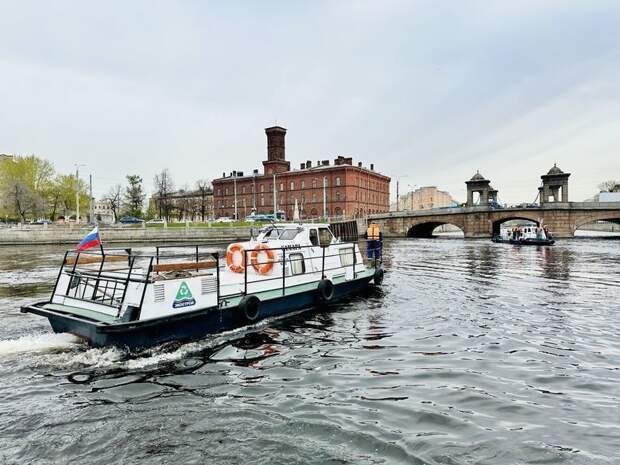 В Петербурге дноочистные работы стартовали на Дудергофском канале