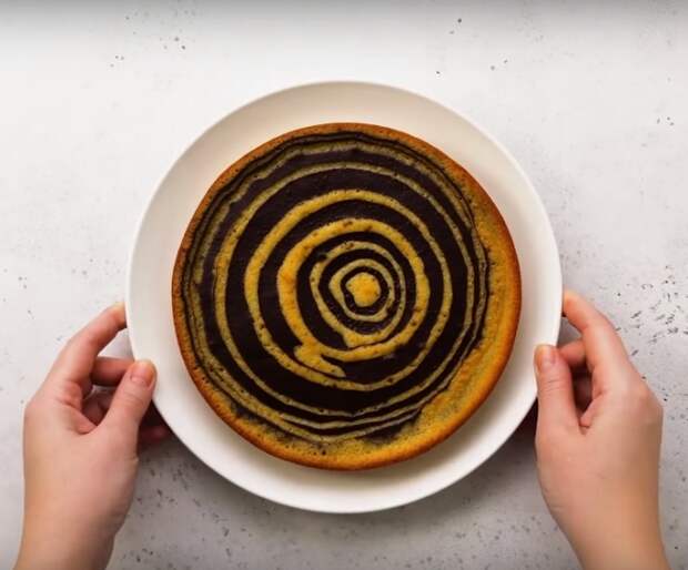 В итоге получается очень красивый и вкусный десерт.