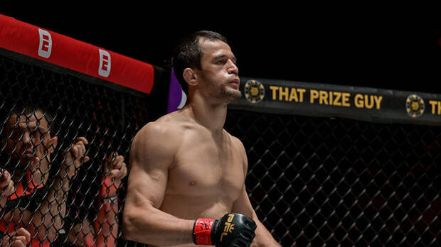 Мендес сообщил, что Усман Нурмагомедов летом должен подраться с американцем Колганом за титул PFL