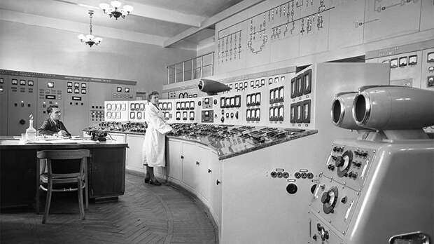 Ретрокалендарь: от Института ядерных исследований в Дубне до замёрзшего моря на Марсе