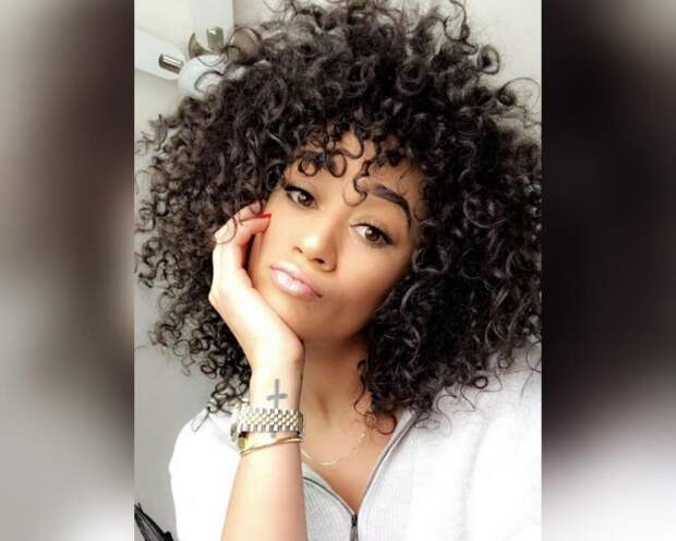 Расправьте кудри! Фото девушек, отказавшихся от выпрямления вьющихся волос