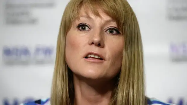 Журова ответила Познеру на слова о заслуженном наказании России за допинг