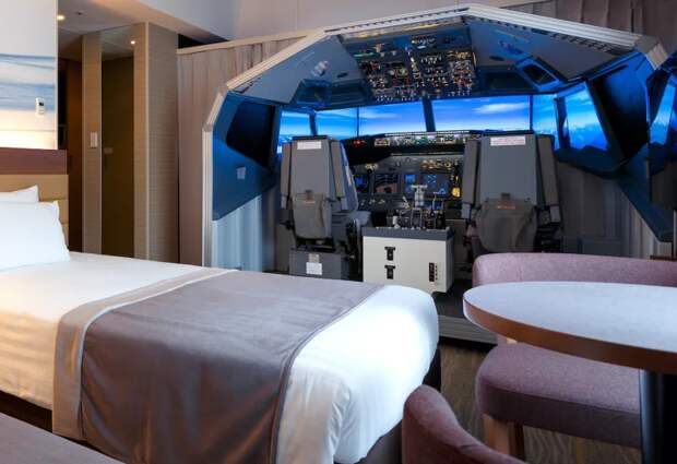 Высший пилотаж: номер в престижном отеле Токио оборудован симулятором кокпита Boeing 737-800
