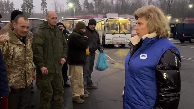 Омбудсмен Москалькова опубликовала видео с возвращением 150 военнопленных