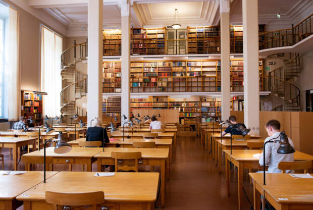 Уппсальский университет славится своей огромной библиотекой «Каролина Редивива».
