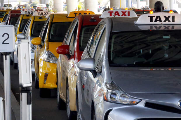 Таксист украл личность другого мужчины из-за нежелания платить налоги