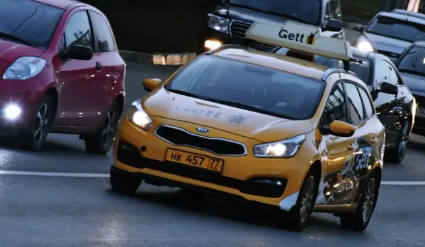 Движение по Красноказарменной улице в направлении Лефортовского Вала перекрыто