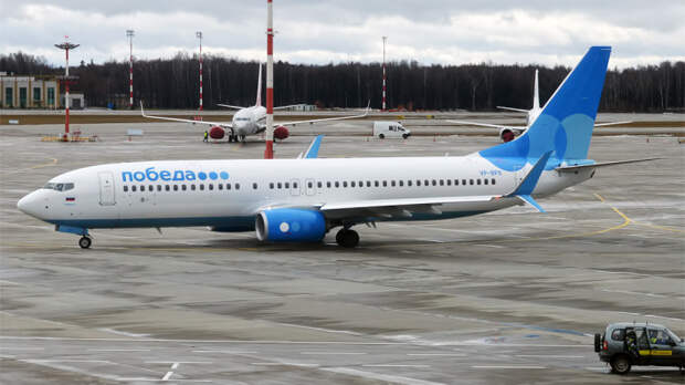 «Боинг-737» успешно приземлился в аэропорту Сургута