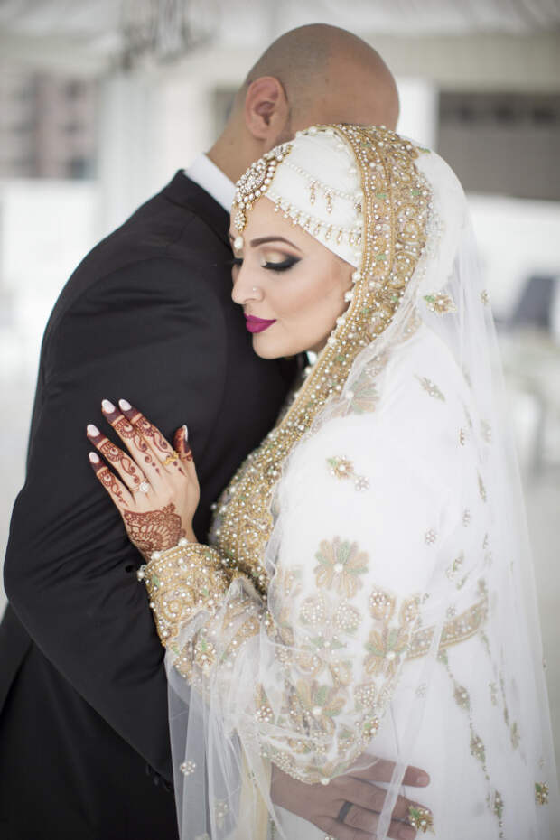 Муслима Шер. Невеста мусульманка. Самые красивые невесты в хиджабе. Платье арабской невесты.