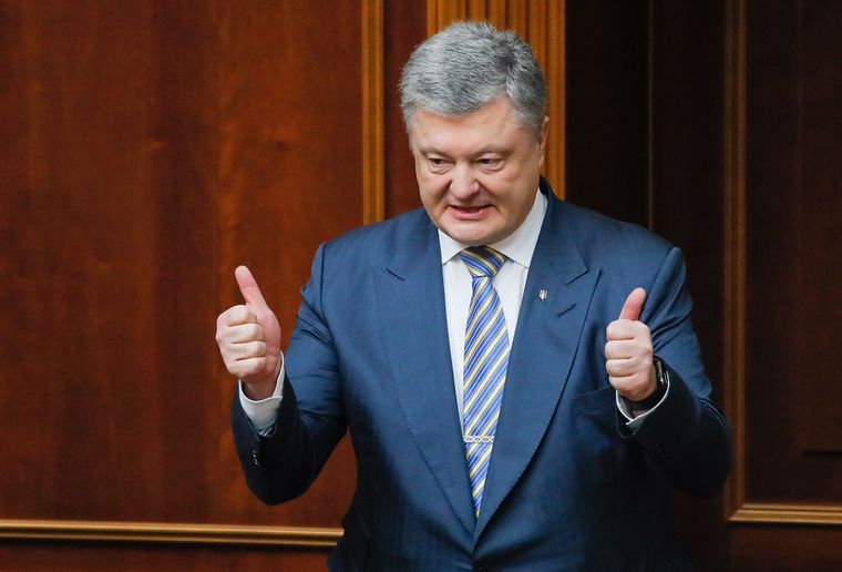 Порошенко уличили в покупке картин Дали и Репина через офшоры