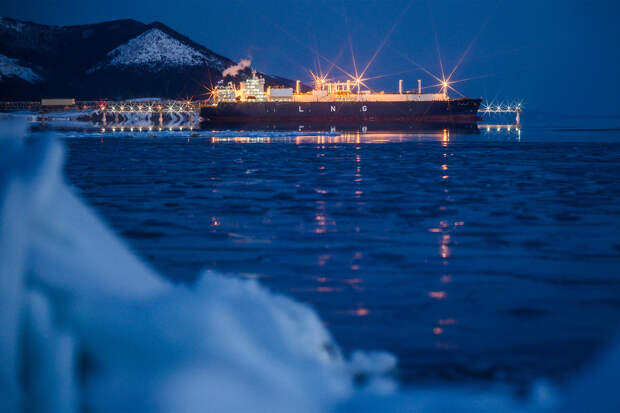 Российский газовоз решил обогнуть Африку по дороге в Китай