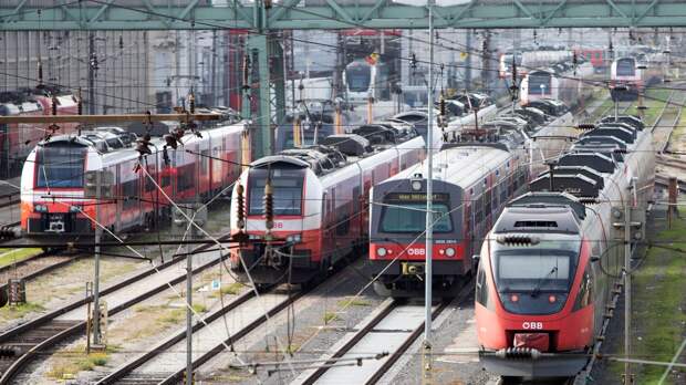 Забастовка транспортников на сутки остановила железнодорожное движение в Австрии
