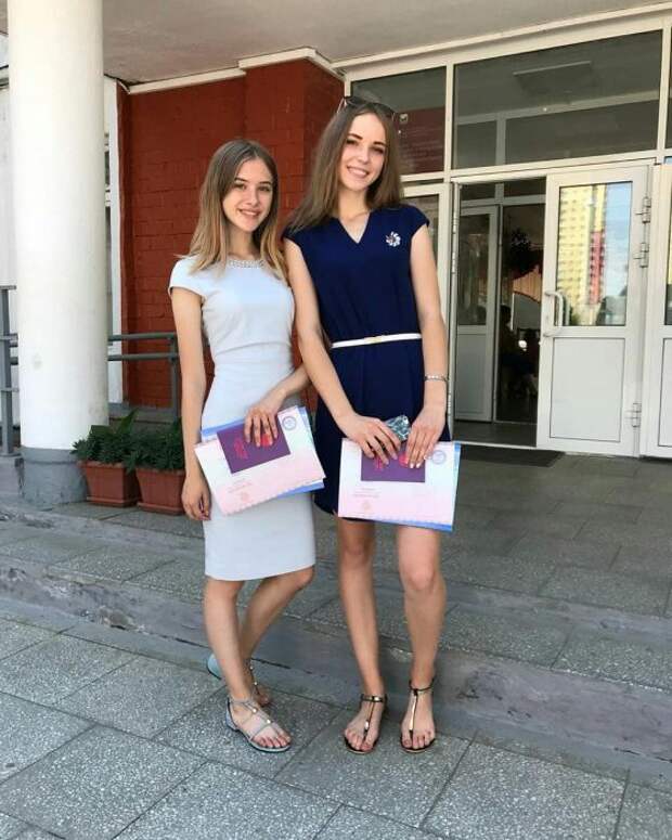 Очаровательные выпускницы 2018 года (25 фото)