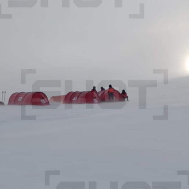 Российские альпинисты оказались в снежной ловушке в горах Антарктиды