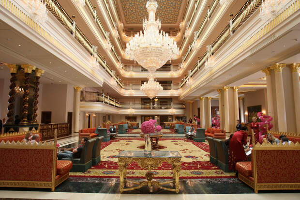 Фото №7 - Как король Черкизона построил «Титаник»-отель, где выступали Моника Беллуччи и Джей Ло, и как он его и потопил