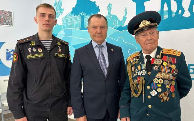 Рязанский сенатор Игорь Мурог поздравил с днём рождения участница СВО Головина