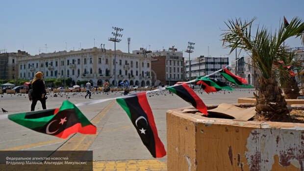 Террористов ПНС Ливии обвинили в распространении кожных болезней в заваленных мусором городах