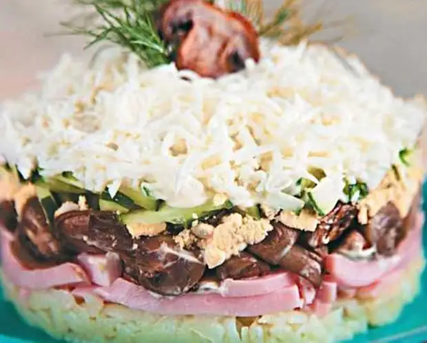 Салат с ветчиной и грибами