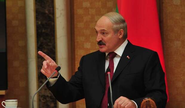"Мало не покажется": Лукашенко пригрозил желающим напасть на Белоруссию и Россию