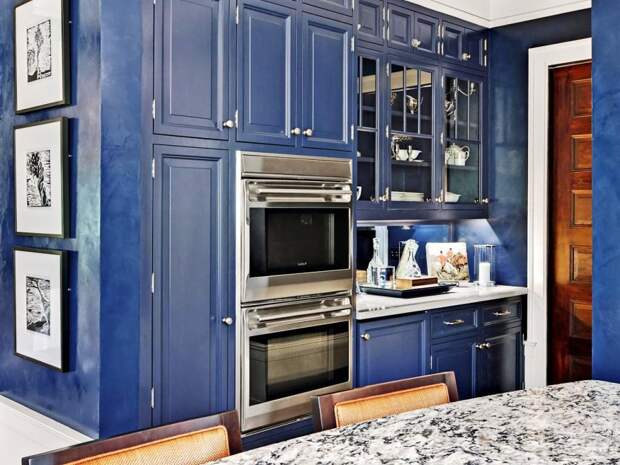 Dark-Blue-Kitchen-Cabinets-Pictures-1024x768