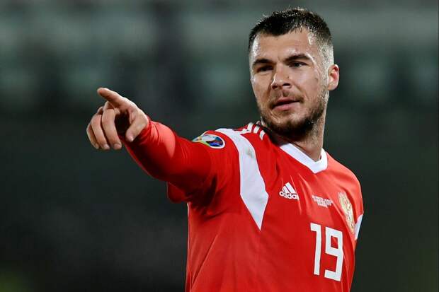 «Я бы сильно удивился, если бы нас пустили на Евро». Комличенко – о пропуске чемпионата Европы-2024