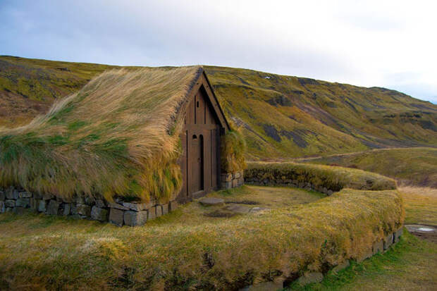 Скандинавские дома с зелёными крышами, которые выглядят, словно из сказки