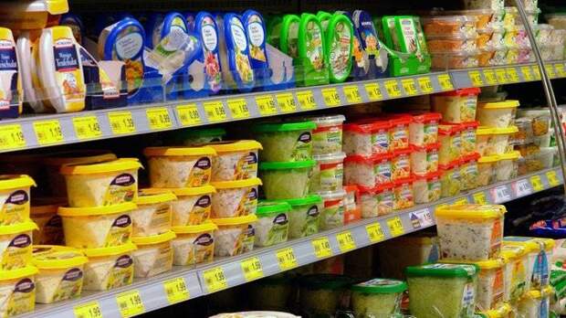 Не покупайте готовые салаты в супермаркетах