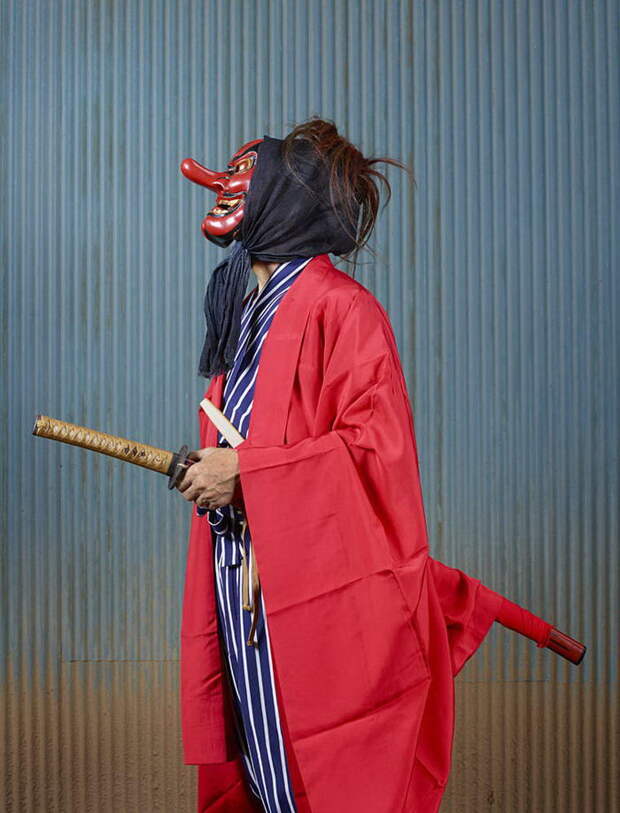 Ритуальные костюмы монстров Японии: фото Charles Freger