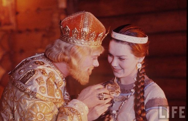 На съемках фильма "Сказка о царе Салтане". 1967 год.