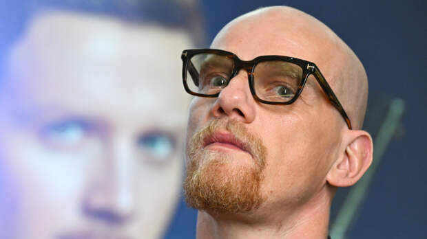 «Решил, пойду с распущенными»: Колокольников пошутил о своей прическе